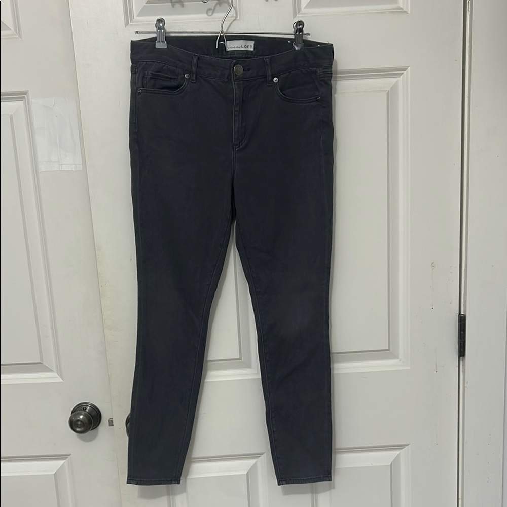 Loft made with love denim skinny jeans 
Size 29/8 dark gray inseam 24”